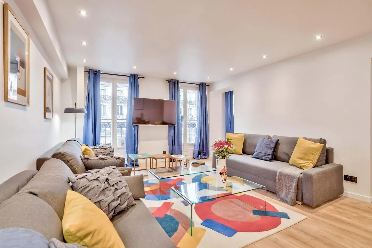 Apartment 102 - Urban Opera Picasso