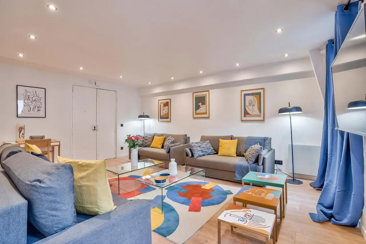 Apartment 102 - Urban Opera Picasso