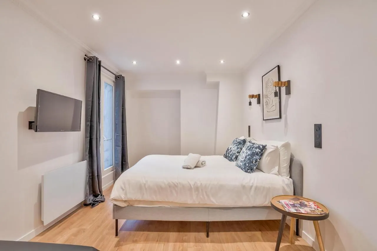 Apartment 102 - Urban Opera Picasso *